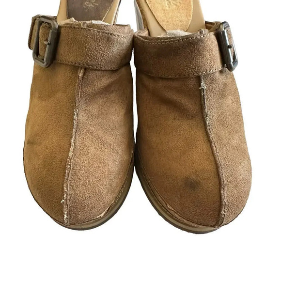 Vintage Candies's Clarah Suede‎ Wedge Women's 8.5 Tan Y2K Buckle Slip On - Picture 4 of 9